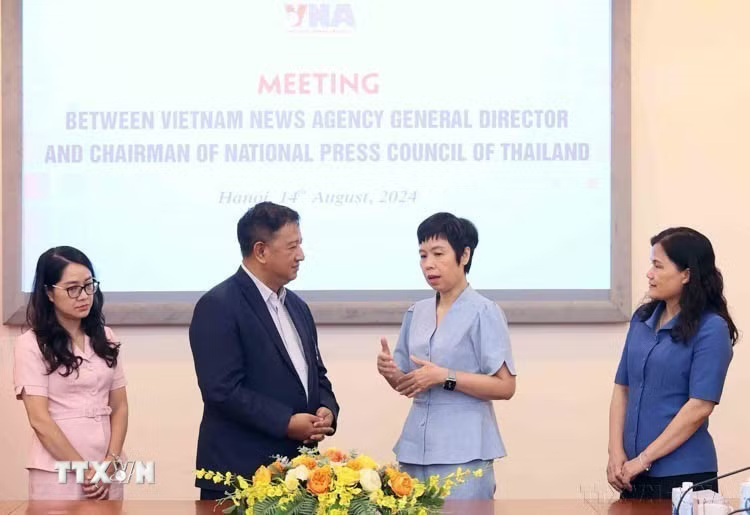 Đưa quan hệ Việt Nam-Thái Lan phát triển mạnh mẽ hơn nữa, hướng tới những tầm cao mới- Ảnh 5. Đưa quan hệ Việt Nam-Thái Lan phát triển mạnh mẽ hơn nữa, hướng tới những tầm cao mới- Ảnh 5.