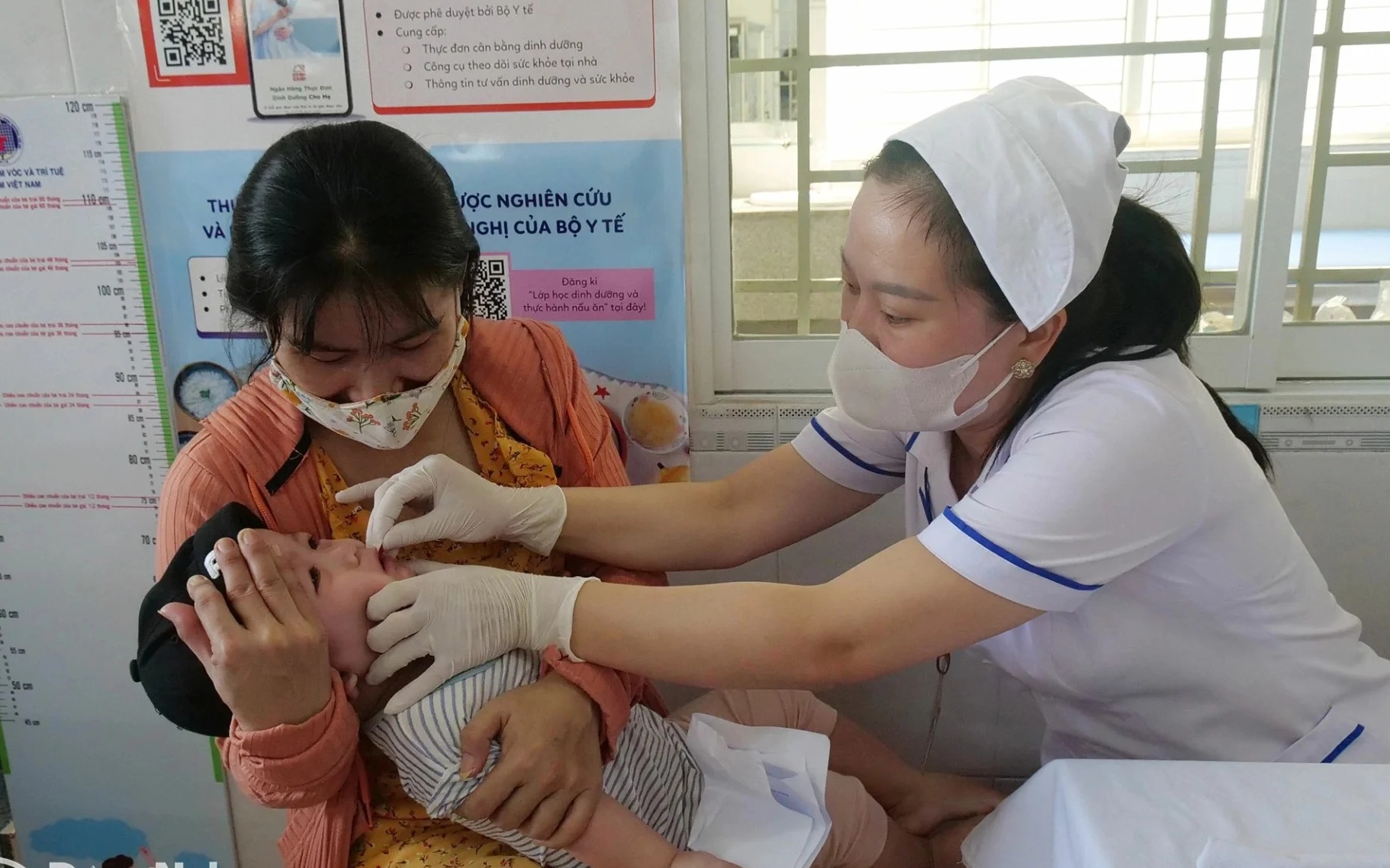 Nghịch lý bữa ăn đủ đầy nhưng nhiều người Việt vẫn thiếu vi chất- Ảnh 6. Có nên bổ sung vitamin A liều cao kéo dài cho trẻ?