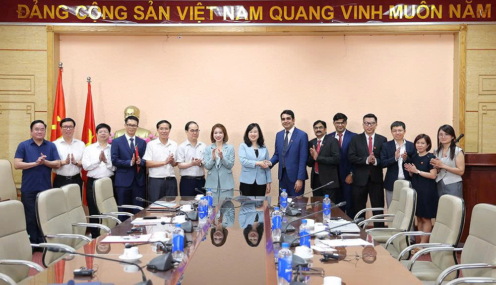 Bộ trưởng Bộ Y tế Đào Hồng Lan tiếp, làm việc với Lãnh đạo cấp cao Tập đoàn Hetero Labs Limited, Ấn Độ
- Ảnh 8. Bộ trưởng Bộ Y tế Đào Hồng Lan tiếp, làm việc với Lãnh đạo cấp cao Tập đoàn Hetero Labs Limited, Ấn Độ
- Ảnh 8.