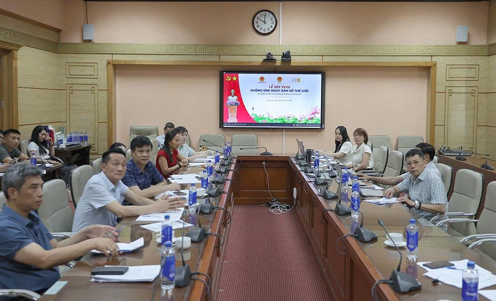 Tổ chức trang trọng lễ mít tinh Ngày Dân số thế giới để lan tỏa thông điệp dân số và phát triển- Ảnh 4. Tổ chức trang trọng lễ mít tinh Ngày Dân số thế giới để lan tỏa thông điệp dân số và phát triển- Ảnh 4.