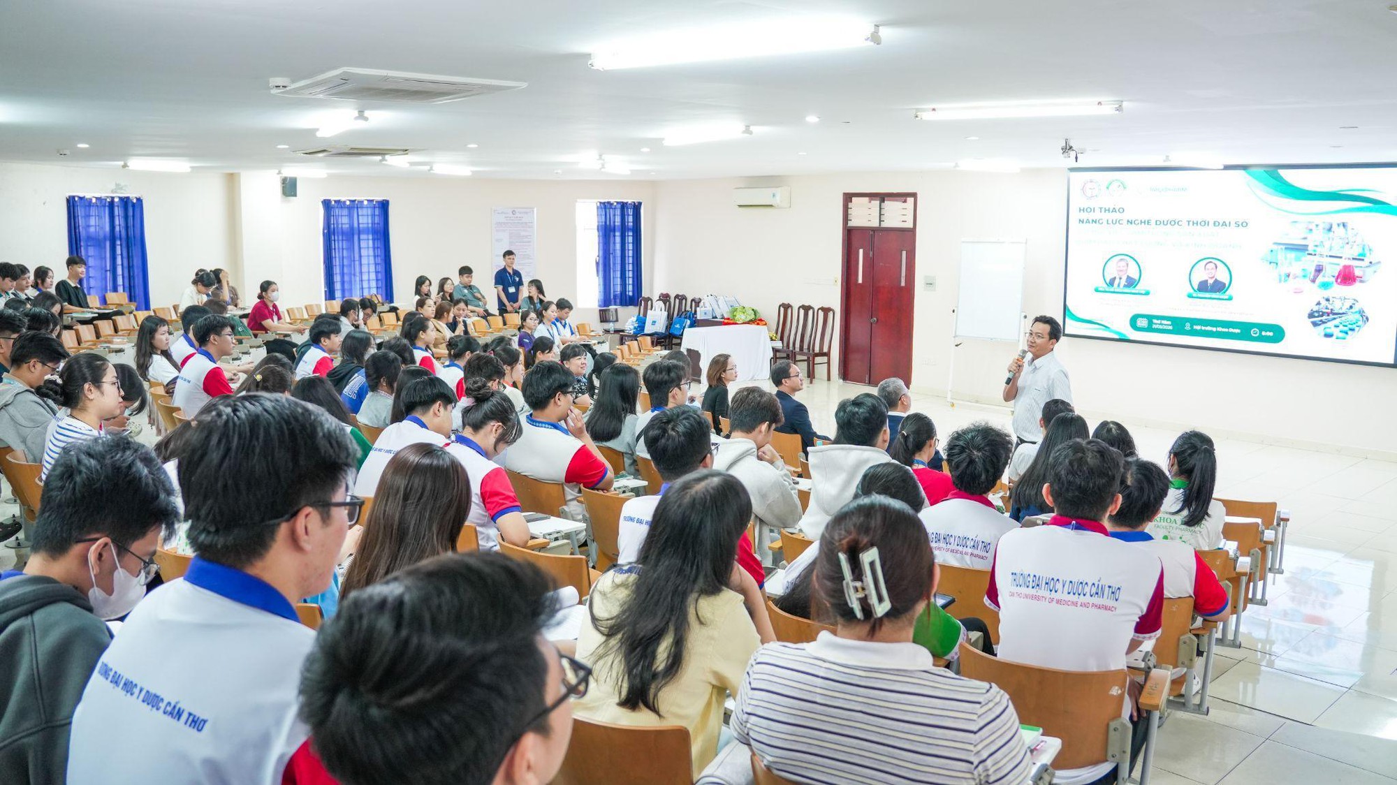 Ngành Dược đang tìm kiếm thế hệ nhân lực như thế nào?- Ảnh 3. Ngành Dược đang tìm kiếm thế hệ nhân lực như thế nào?- Ảnh 3.