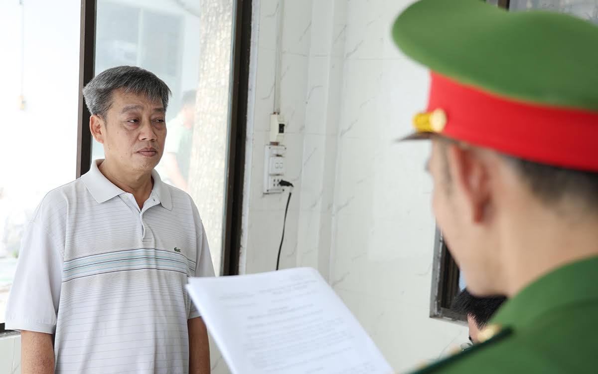 Đeo khẩu trang, cầm dao cướp khách sạn ở Đà Nẵng, Tạ Ngọc Danh sa lưới sau 6 ngày- Ảnh 2. Đeo khẩu trang, cầm dao cướp khách sạn ở Đà Nẵng, Tạ Ngọc Danh sa lưới sau 6 ngày- Ảnh 2.