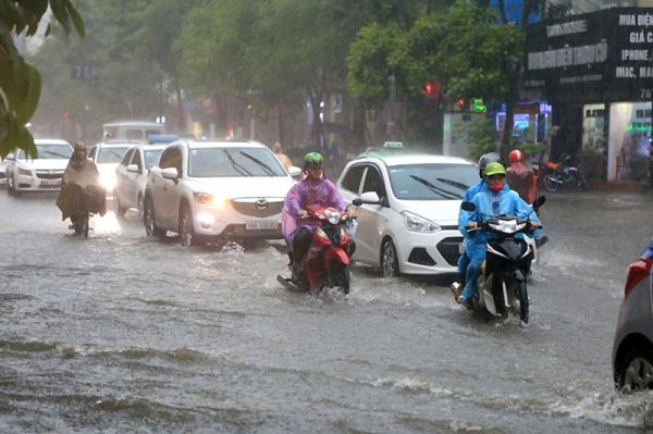 Mưa dông nhiều khu vực trên cả nước trước khi bước vào đợt nắng nóng dài ngày- Ảnh 1. Mưa dông nhiều khu vực trên cả nước trước khi bước vào đợt nắng nóng dài ngày- Ảnh 1.
