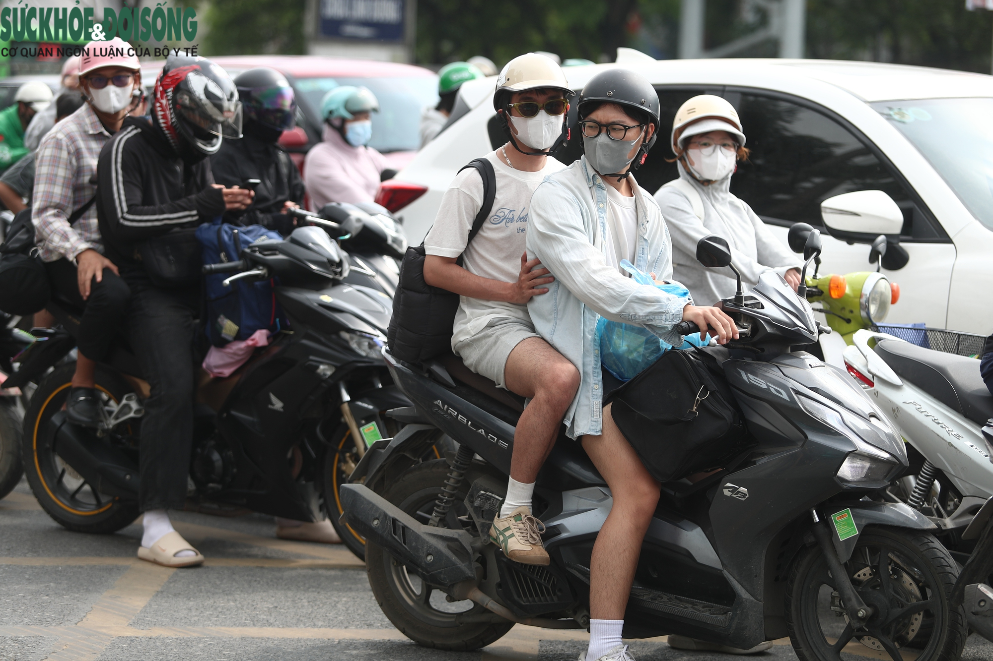 Chiều cuối nghỉ lễ 30/4, giao thông cửa ngõ Hà Nội thế nào?- Ảnh 7.