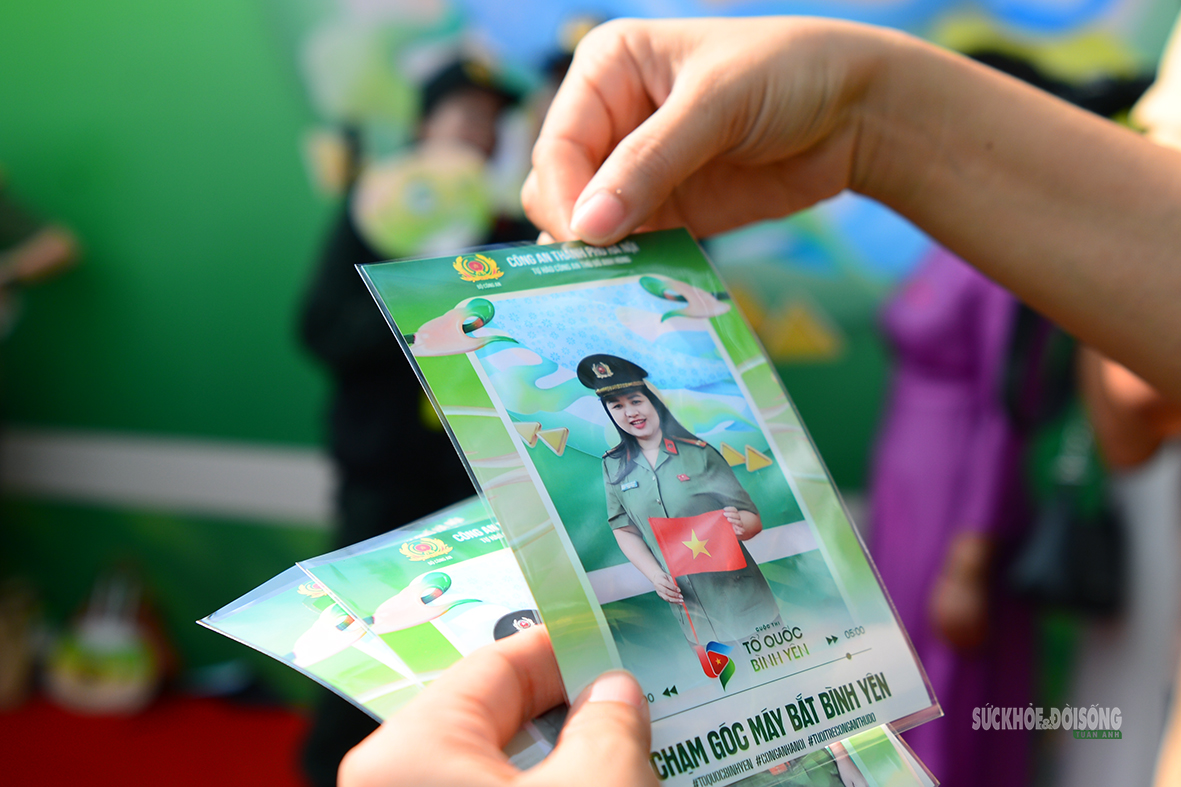 Một ngày trải nghiệm 'Tổ quốc bình yên' giữa lòng Thủ đô- Ảnh 7. Một ngày trải nghiệm 'Tổ quốc bình yên' giữa lòng Thủ đô- Ảnh 7.