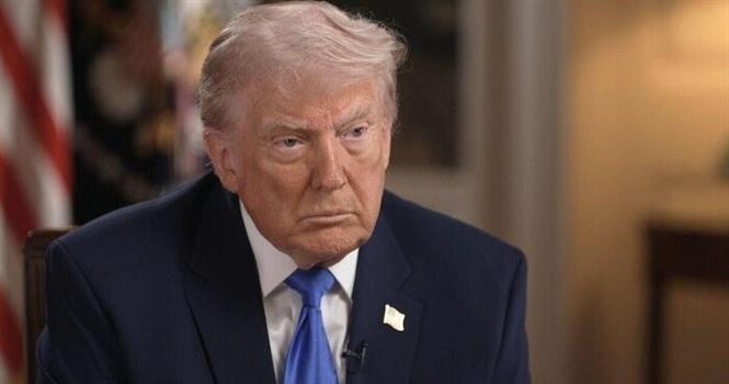Nhà Trắng công bố báo cáo y tế, giải thích các vết bầm của Tổng thống Trump- Ảnh 1.
