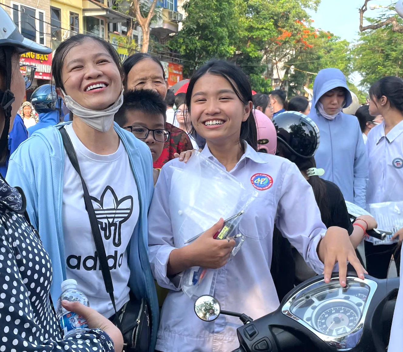 Thí sinh Hải Phòng 'thở phào' sau môn thi đầu tiên vào lớp 10- Ảnh 3.
