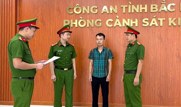 Khởi tố 2 đối tượng làm giả hồ sơ để trục lợi chính sách mua nhà ở xã hội- Ảnh 1. Khởi tố 2 đối tượng làm giả hồ sơ để trục lợi chính sách mua nhà ở xã hội- Ảnh 1.