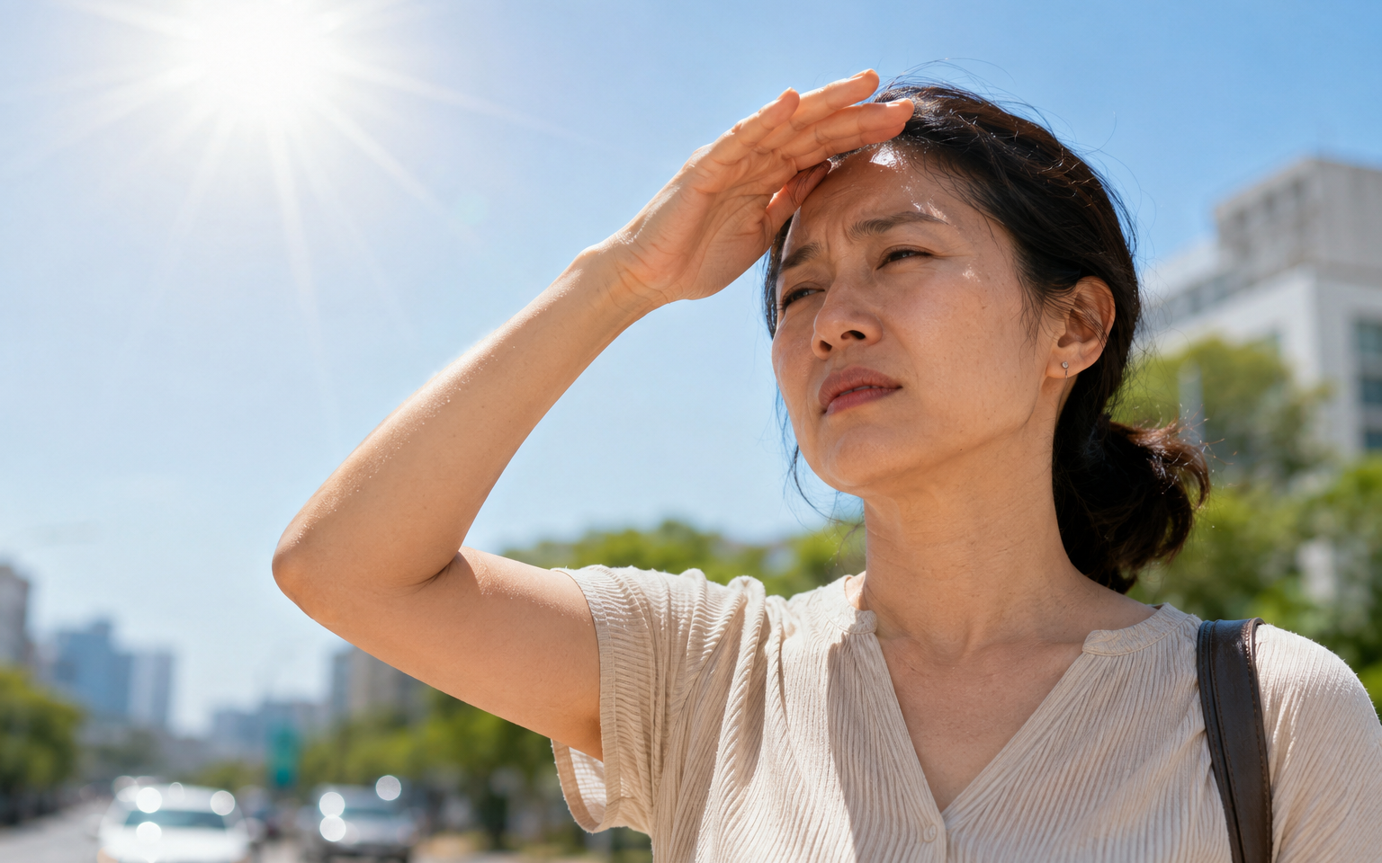 Chuyên gia khuyến cáo điều cần làm để có làn da nâu khỏe khoắn- Ảnh 2. Chuyên gia khuyến cáo điều cần làm để có làn da nâu khỏe khoắn- Ảnh 2.