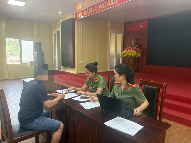 Công an làm việc với chủ tài khoản Trần Bá Sơn tham gia nhóm 'Ý Chí Dân Tộc Việt Nam'- Ảnh 1.