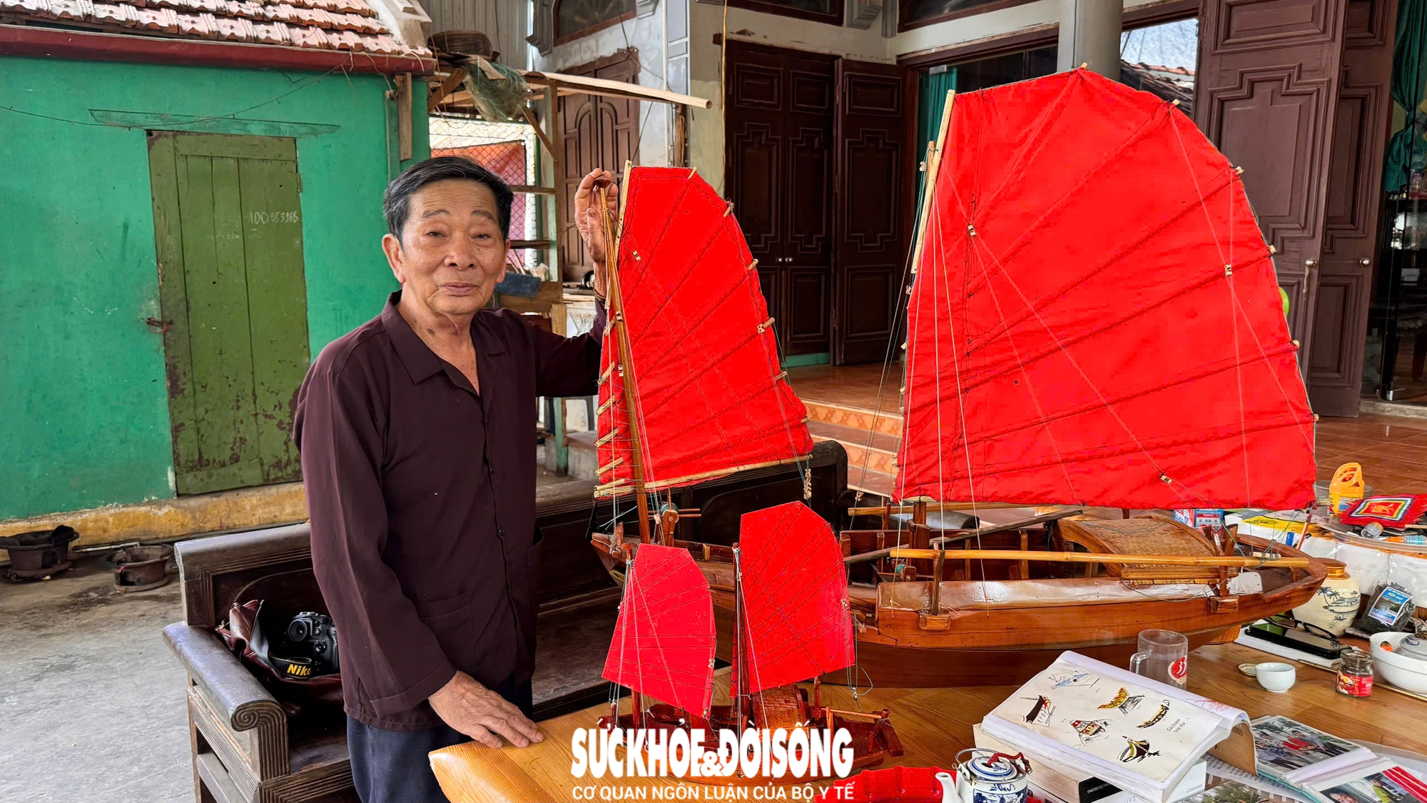 Chuyện người đánh thức cánh buồm đỏ trên Vịnh Hạ Long- Ảnh 1.