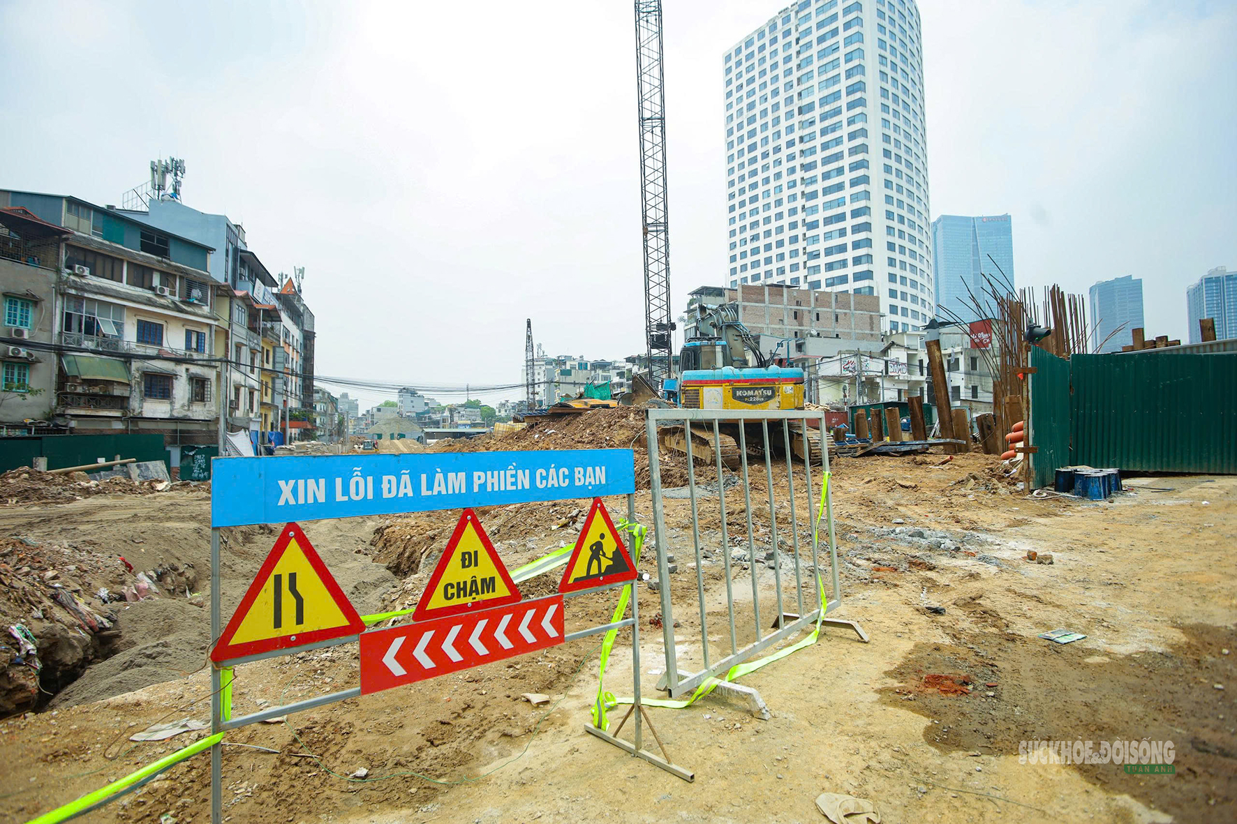 Cầu vượt Vành đai 1 dần thành hình, kỳ vọng giảm áp lực giao thông nội đô- Ảnh 9.