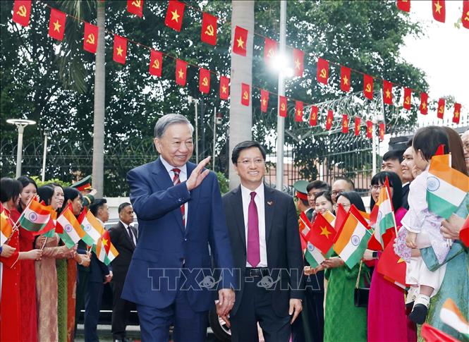 Tổng Bí thư, Chủ tịch nước Tô Lâm gặp gỡ cộng đồng người Việt Nam tại Ấn Độ- Ảnh 1.