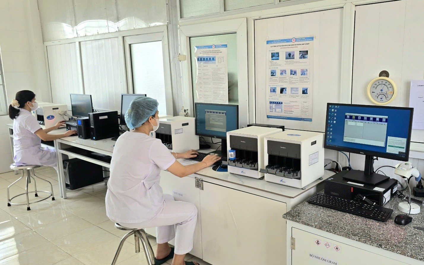 Gần 200 người cao tuổi được khám, sàng lọc bệnh hô hấp miễn phí- Ảnh 7.