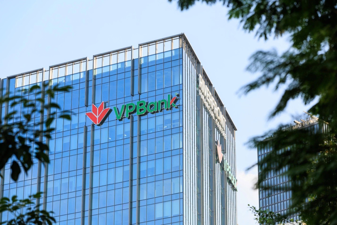 Thành viên HĐQT VPBank đăng ký mua 30 triệu cổ phiếu VPB- Ảnh 1.