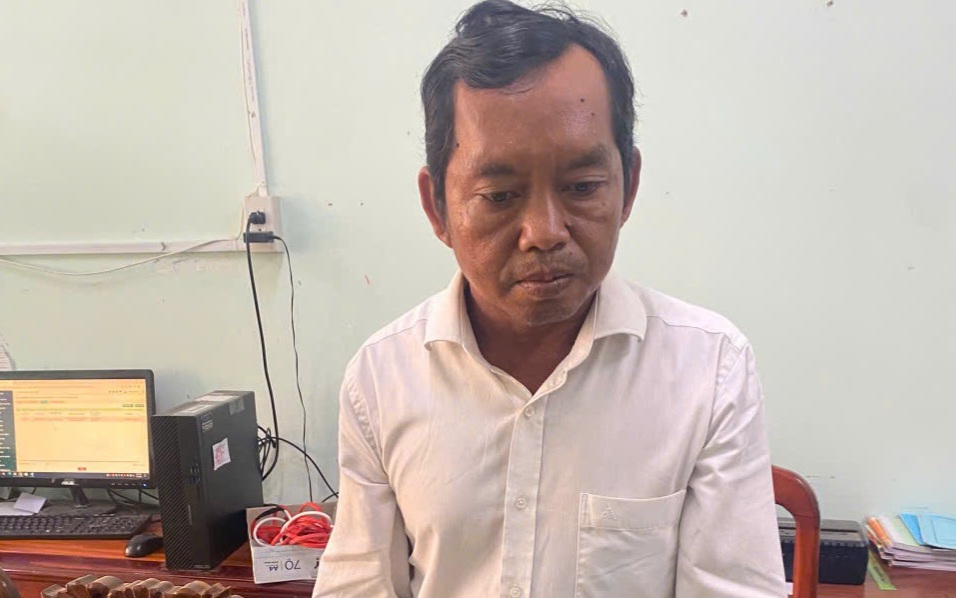 Kiểm tra vi phạm nồng độ cồn, phát hiện tài xế giấu ma túy trong người- Ảnh 2.