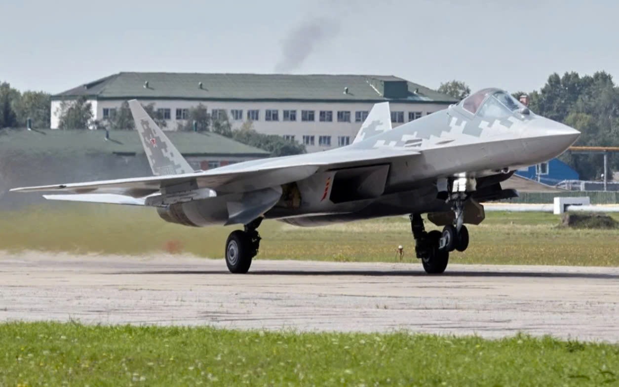 Nga tăng gấp đôi sản lượng tiêm kích giữa lúc đơn hàng Su-35 và Su-57 bùng nổ