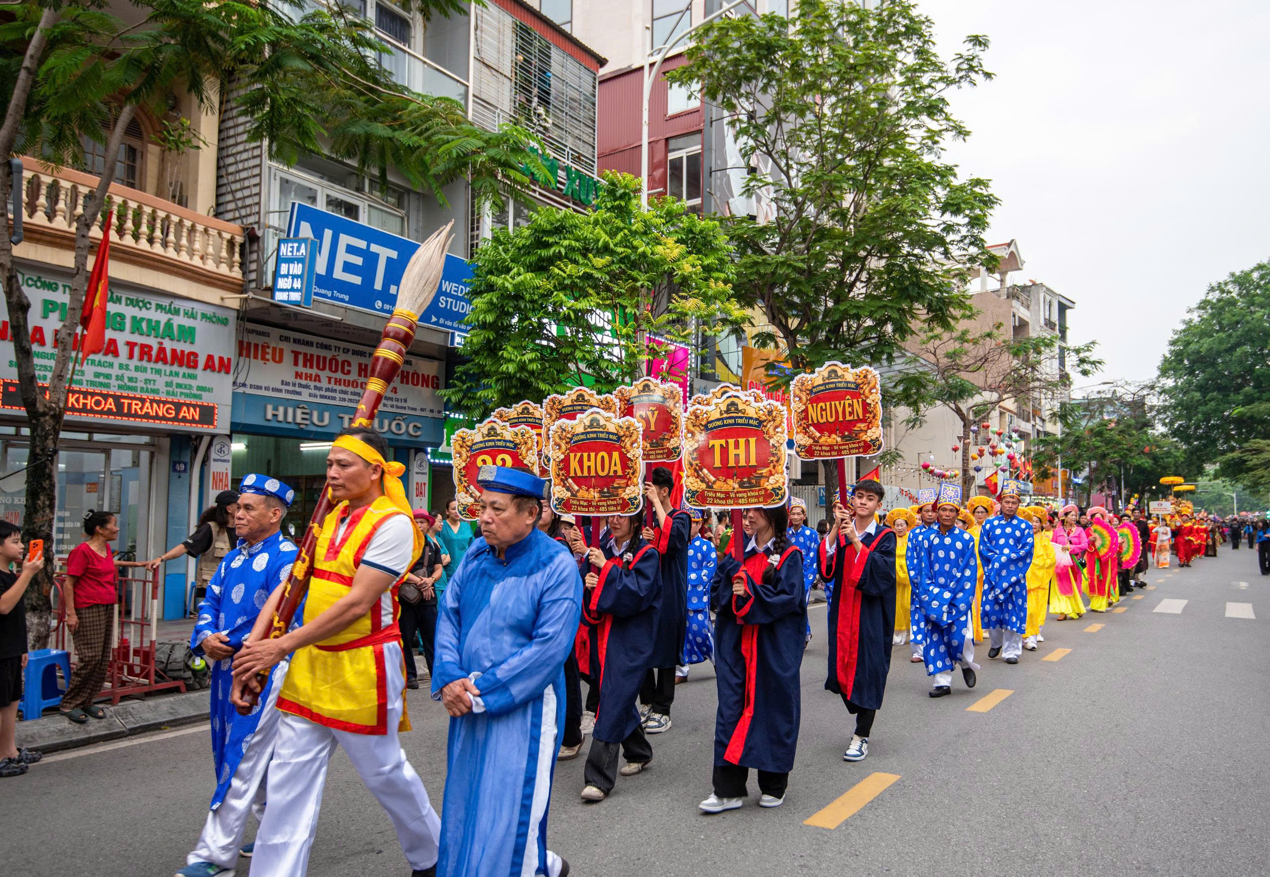 Lễ hội Hoa Phượng Đỏ - Hải Phòng 2026: Hàng nghìn nghệ sĩ, nghệ nhân biểu diễn nghệ thuật đường phố- Ảnh 5. Lễ hội Hoa Phượng Đỏ - Hải Phòng 2026: Hàng nghìn nghệ sĩ, nghệ nhân biểu diễn nghệ thuật đường phố- Ảnh 5.