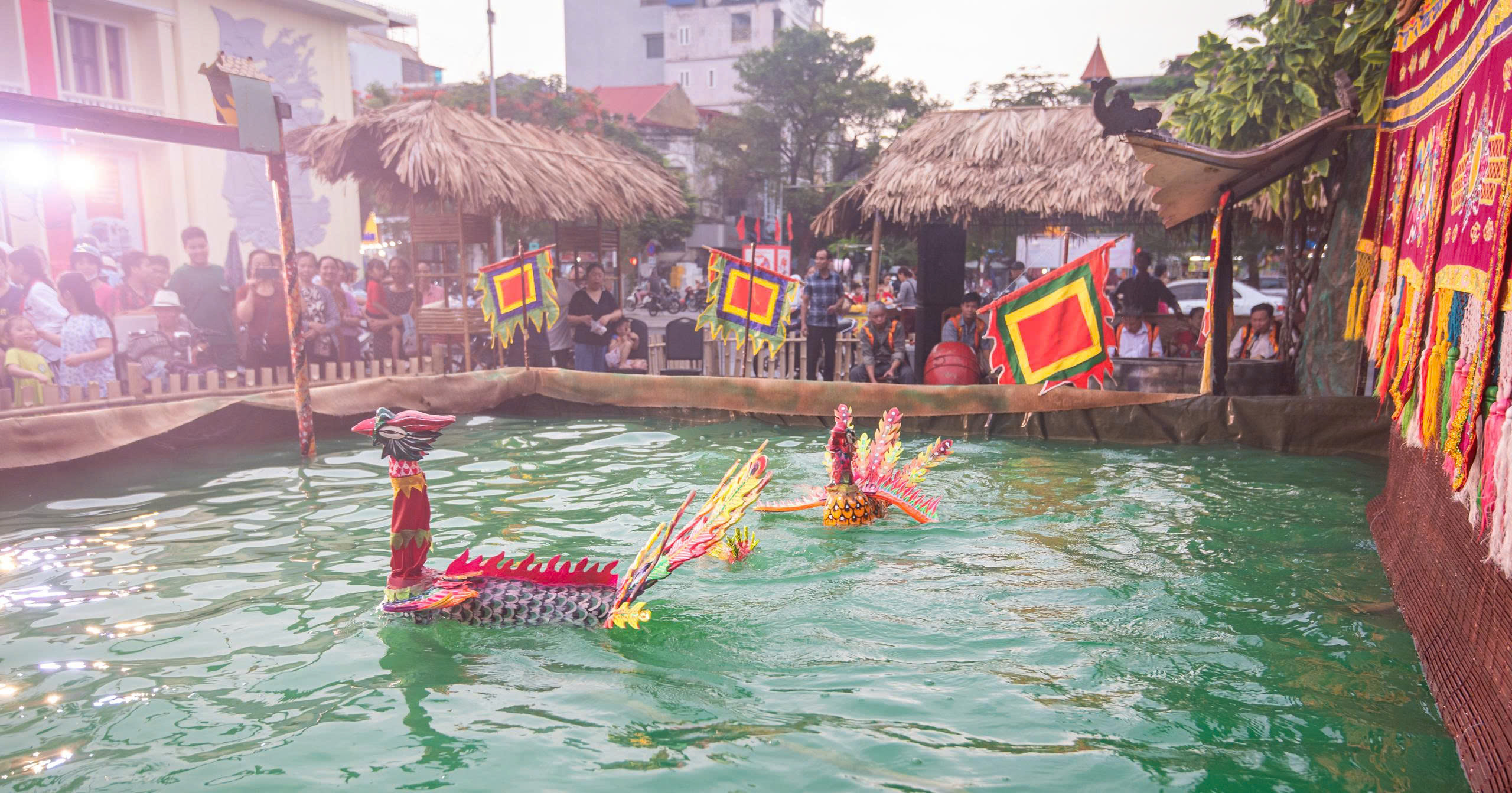 Lễ hội Hoa Phượng Đỏ - Hải Phòng 2026: Hàng nghìn nghệ sĩ, nghệ nhân biểu diễn nghệ thuật đường phố- Ảnh 11. Lễ hội Hoa Phượng Đỏ - Hải Phòng 2026: Hàng nghìn nghệ sĩ, nghệ nhân biểu diễn nghệ thuật đường phố- Ảnh 11.