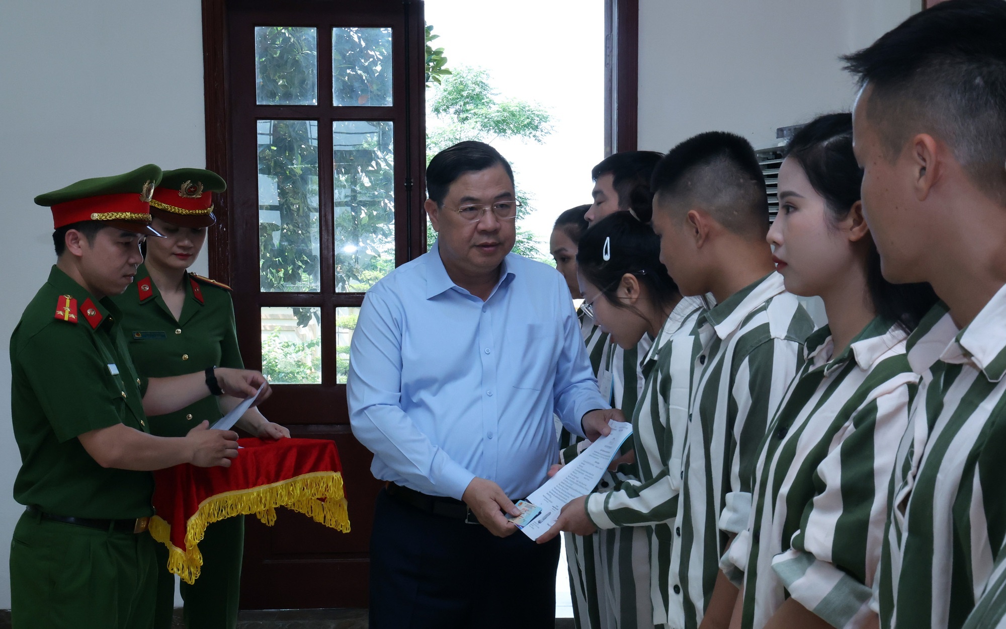 Phát Triển Chính Sách Đặc Xá Gắn Với Tái Hòa Nhập Cộng Đồng