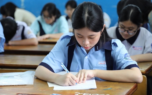 Đề thi, đáp án môn Tiếng Anh lớp 10 năm 2026 tại TPHCM tất cả mã đề- Ảnh 2.