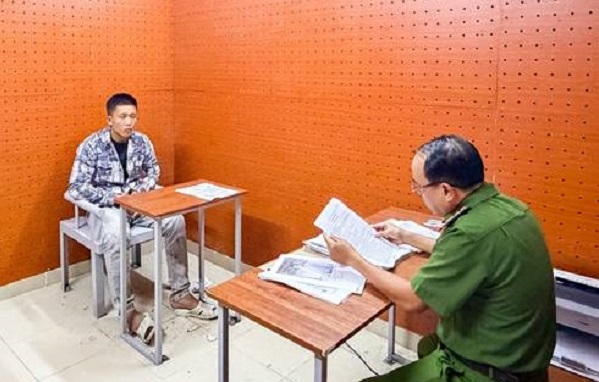 Khách đi xe ôm bất ngờ tấn công tài xế, cướp xe điện giữa đêm khuya- Ảnh 1. Khách đi xe ôm bất ngờ tấn công tài xế, cướp xe điện giữa đêm khuya- Ảnh 1.