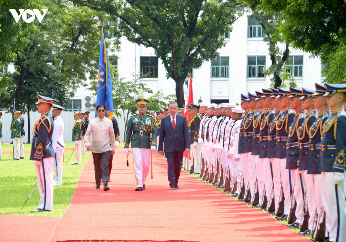 Lễ đón trọng thể Tổng Bí thư, Chủ tịch nước Tô Lâm thăm cấp Nhà nước Philippines- Ảnh 4. Lễ đón trọng thể Tổng Bí thư, Chủ tịch nước Tô Lâm thăm cấp Nhà nước Philippines- Ảnh 4.