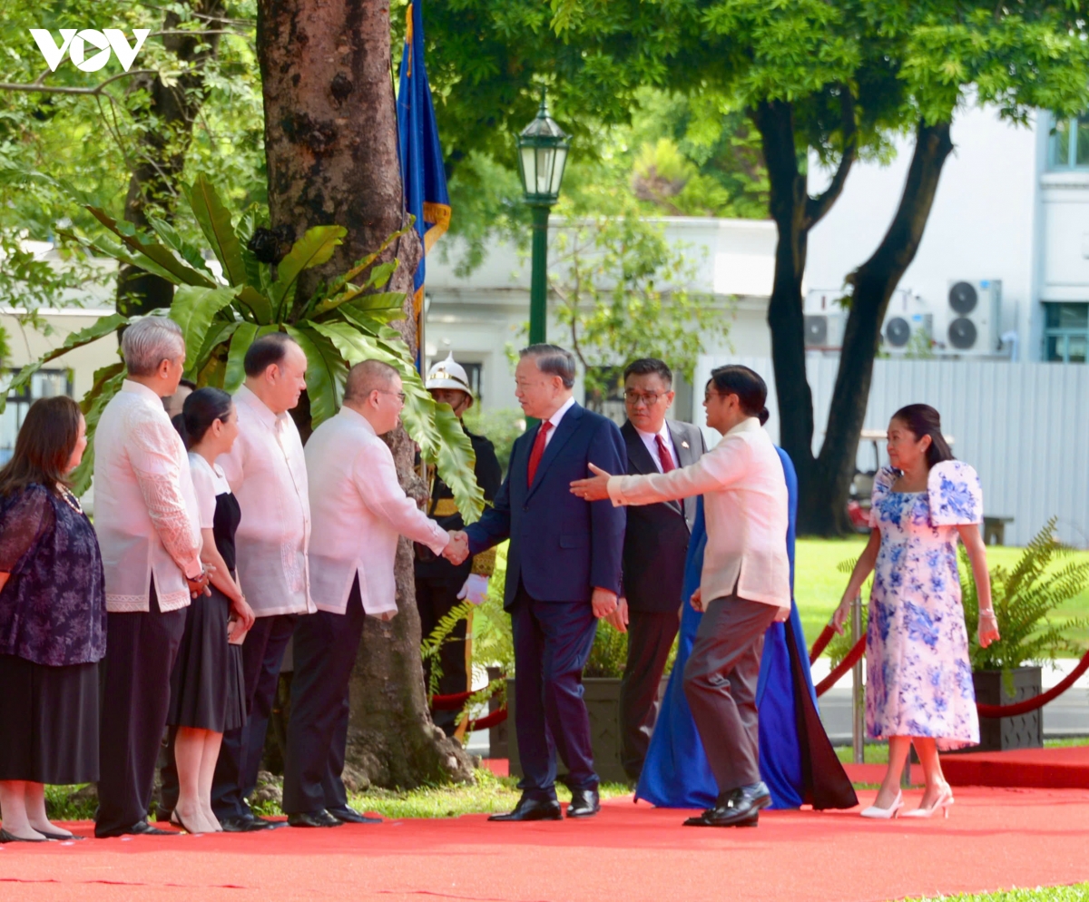 Lễ đón trọng thể Tổng Bí thư, Chủ tịch nước Tô Lâm thăm cấp Nhà nước Philippines- Ảnh 5. Lễ đón trọng thể Tổng Bí thư, Chủ tịch nước Tô Lâm thăm cấp Nhà nước Philippines- Ảnh 5.