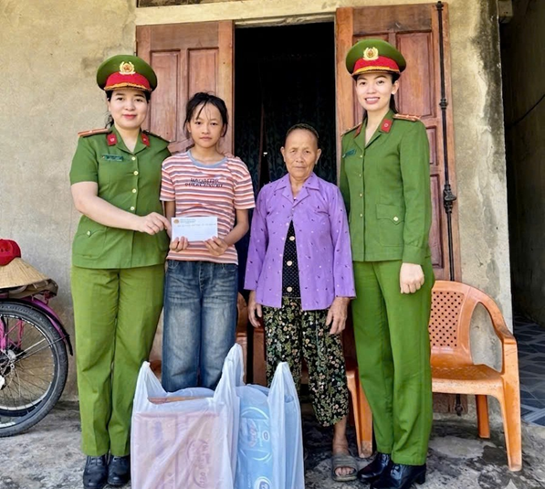 Để gần 450.000 trẻ em tại Quảng Trị 'hạnh phúc, an toàn, vững bước trong kỷ nguyên số'- Ảnh 4.