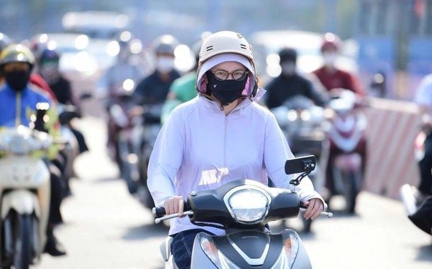 Điểm khác biệt của đợt nắng nóng diện rộng đang bao phủ miền Bắc- Ảnh 2. Miền Bắc lại chính thức bước vào cao điểm đợt nắng nóng gay gắt diện rộng