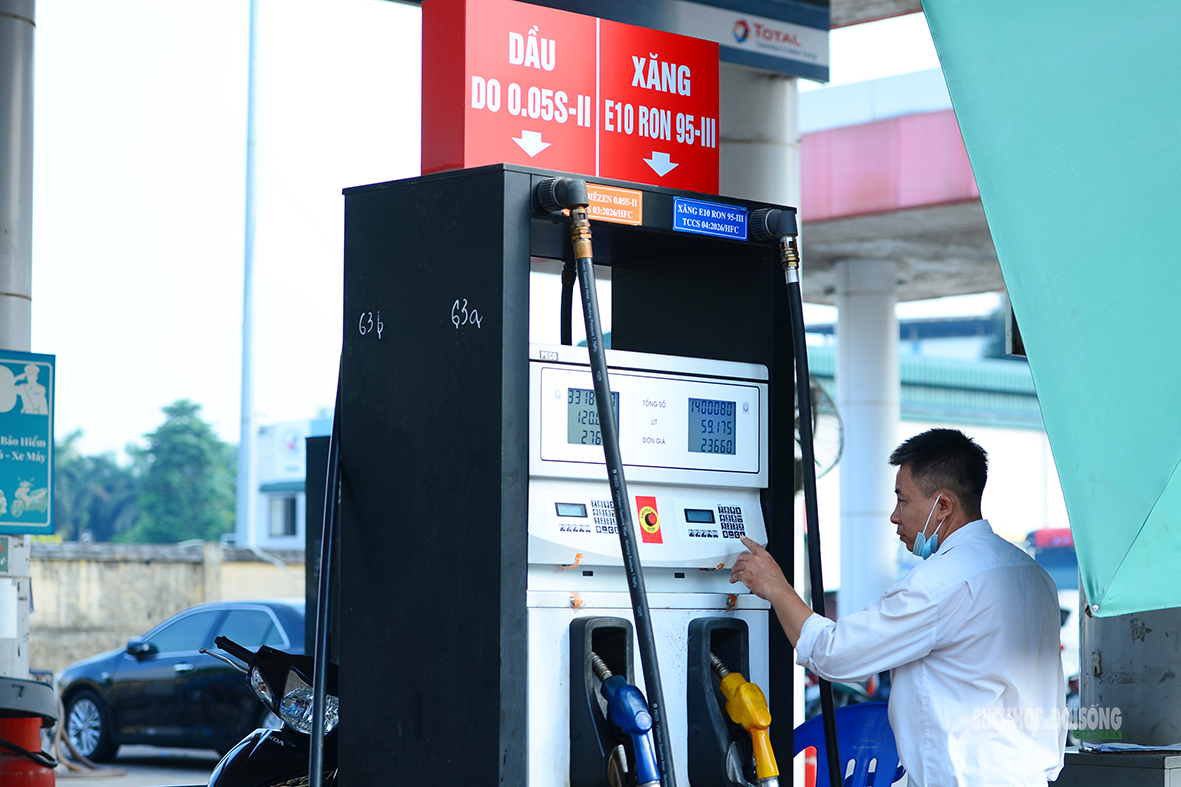 Ngày đầu xăng E10 chính thức bán ra thị trường- Ảnh 9.