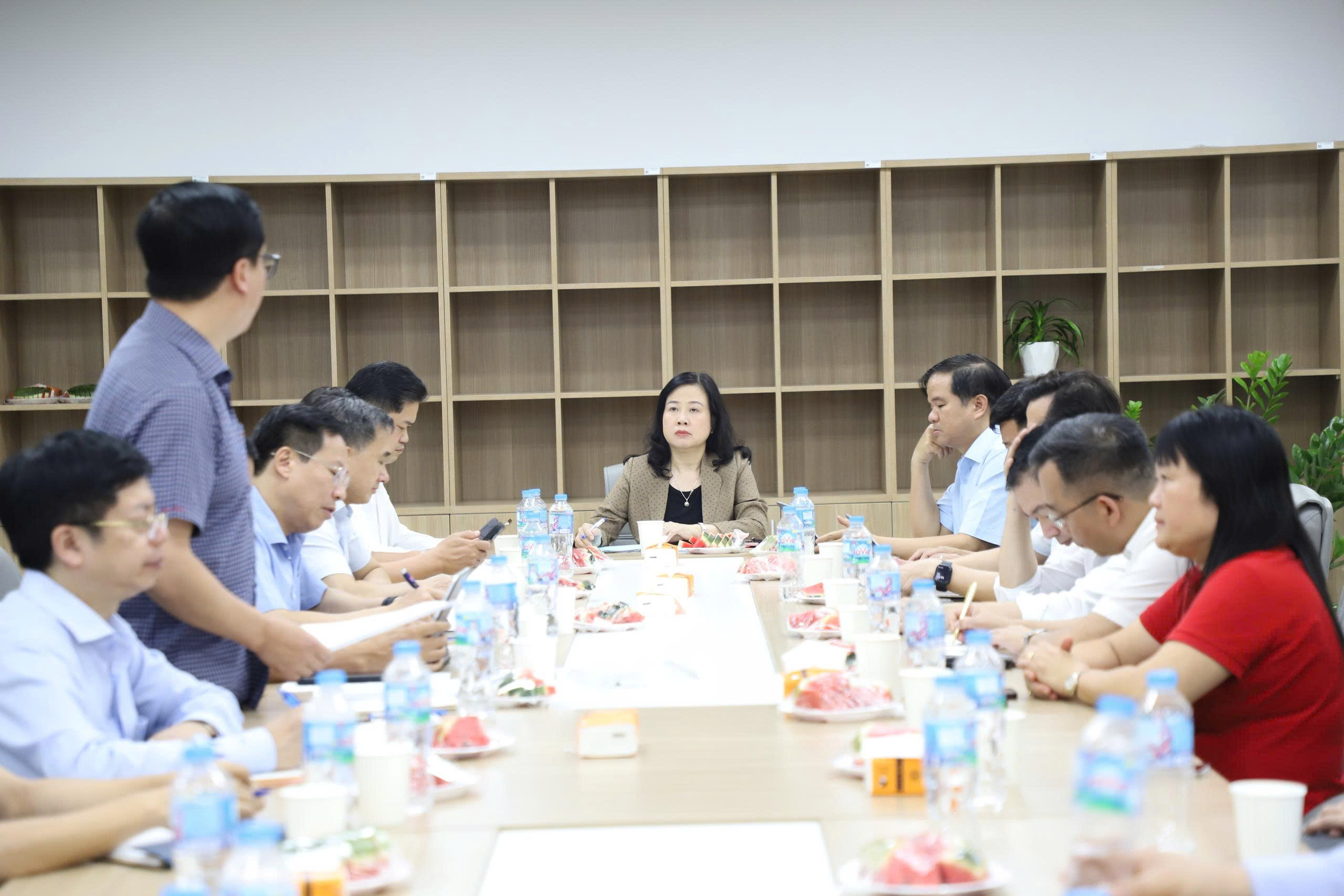 Bộ trưởng Đào Hồng Lan: Quyết tâm đưa Cơ sở 2 Bệnh viện Bạch Mai vào hoạt động trong cuối tháng 6- Ảnh 11. Bộ trưởng Đào Hồng Lan: Quyết tâm đưa Cơ sở 2 Bệnh viện Bạch Mai vào hoạt động trong cuối tháng 6- Ảnh 11.