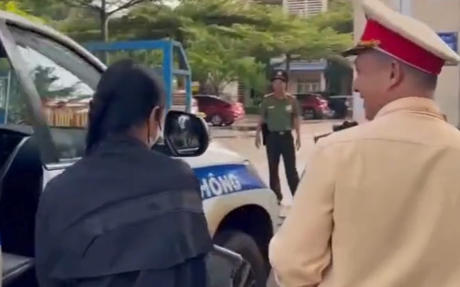 Ấm lòng những suất cơm tiếp sức sĩ tử vượt vũ môn- Ảnh 11. Ấm lòng những suất cơm tiếp sức sĩ tử vượt vũ môn- Ảnh 11.