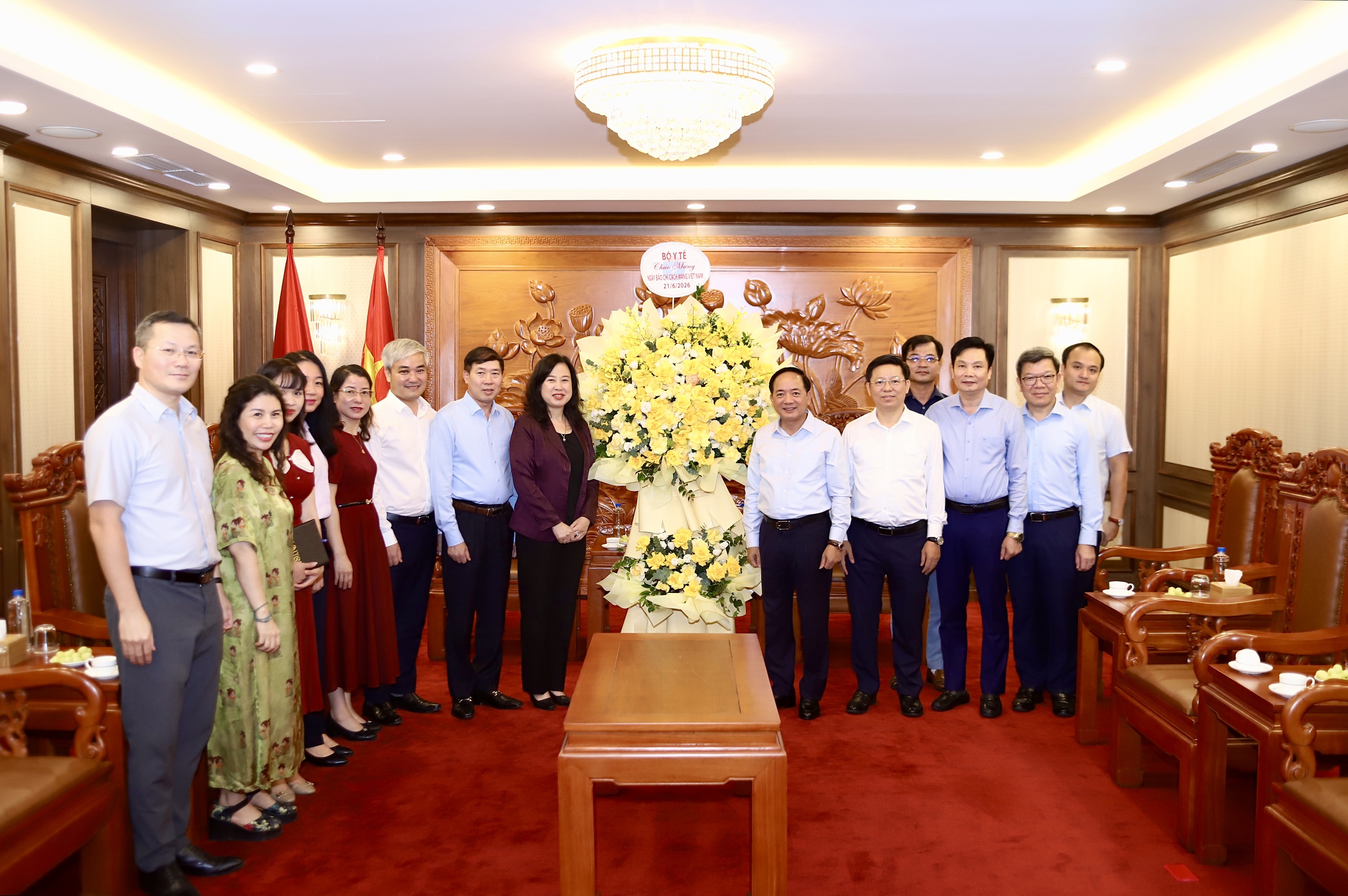 Bộ trưởng Đào Hồng Lan chúc mừng Ban Tuyên giáo và Dân vận Trung ương nhân Kỷ niệm 101 năm Ngày Báo chí Cách mạng Việt Nam- Ảnh 1. Bộ trưởng Đào Hồng Lan chúc mừng Ban Tuyên giáo và Dân vận Trung ương nhân Kỷ niệm 101 năm Ngày Báo chí Cách mạng Việt Nam- Ảnh 1.