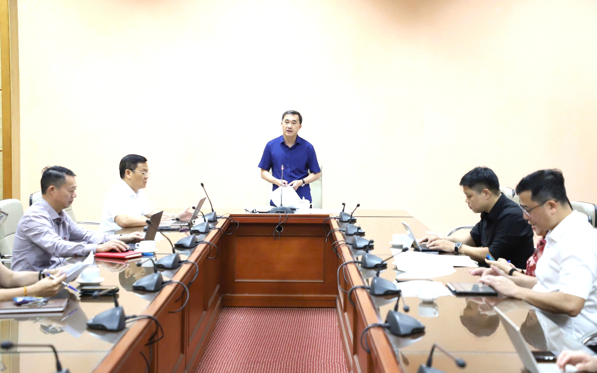 Thứ trưởng Trần Văn Thuấn: Tăng cường an ninh, an toàn trong điều trị bắt buộc chữa bệnh tâm thần
- Ảnh 9.