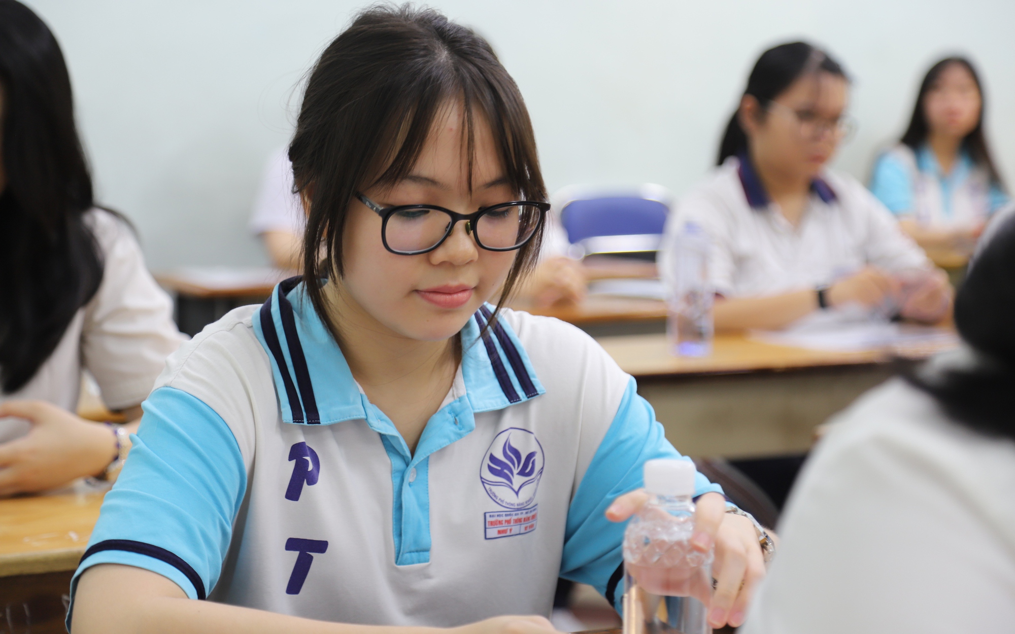 Một thí sinh Hải Phòng được lực lượng công an hỗ trợ đưa đến điểm thi đúng giờ- Ảnh 3. Gần 143.000 thí sinh tại TPHCM tự tin bước vào kỳ thi tốt nghiệp THPT lớn nhất từ trước đến nay
