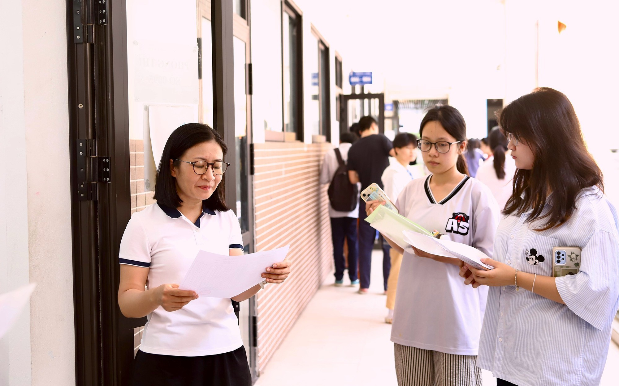 12 thí sinh bị đình chỉ trong buổi thi Ngữ văn kỳ thi tốt nghiệp THPT 2026- Ảnh 2. 12 thí sinh bị đình chỉ trong buổi thi Ngữ văn kỳ thi tốt nghiệp THPT 2026- Ảnh 2.