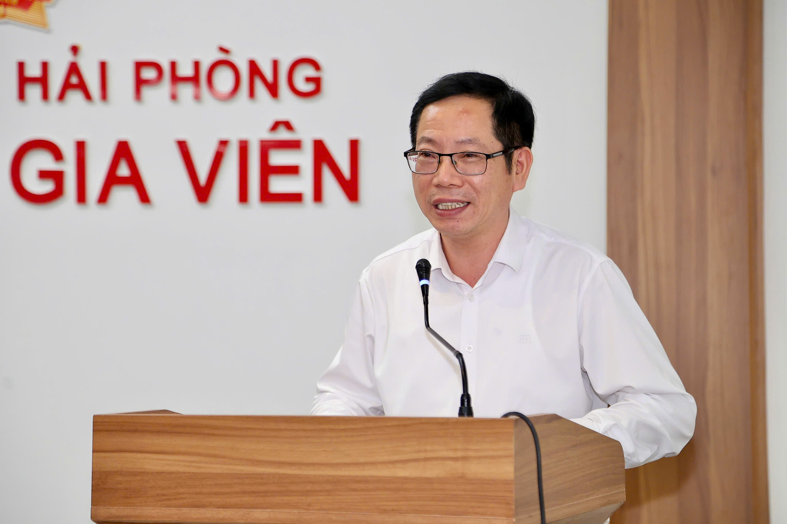 Dũng cảm cứu người trong đêm, nam thanh niên Hải Phòng được Thủ tướng tặng bằng khen - Ảnh 2. Dũng cảm cứu người trong đêm, nam thanh niên Hải Phòng được Thủ tướng tặng bằng khen - Ảnh 2.