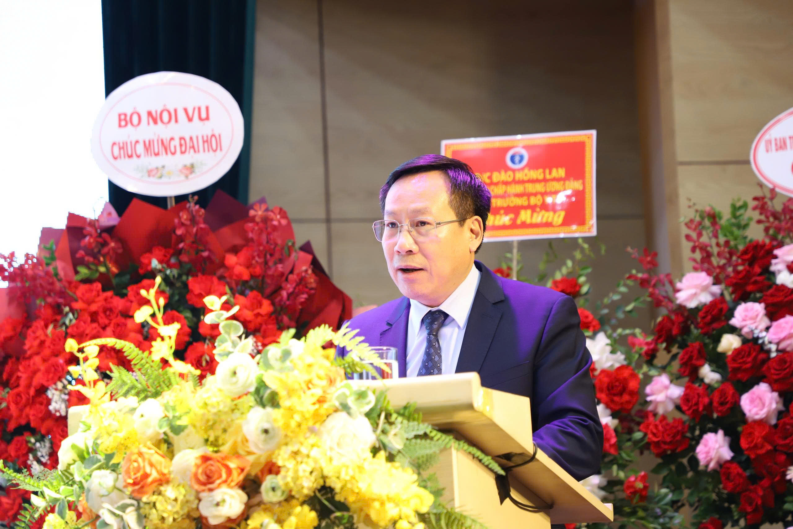 Thứ trưởng Bộ Y tế Đỗ Xuân Tuyên kiêm giữ chức Chủ tịch Hội Kế hoạch hóa gia đình Việt Nam- Ảnh 4. Thứ trưởng Bộ Y tế Đỗ Xuân Tuyên kiêm giữ chức Chủ tịch Hội Kế hoạch hóa gia đình Việt Nam- Ảnh 4.