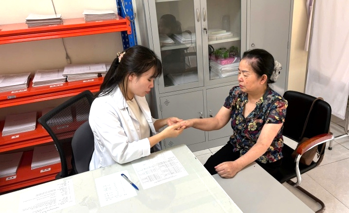 Khai trương phòng khám vảy nến tại Bệnh viện Quân y 7 nâng cao điều trị vảy nến 2026 - Ảnh 3. Khai trương phòng khám vảy nến tại Bệnh viện Quân y 7 nâng cao điều trị vảy nến 2026 - Ảnh 3.