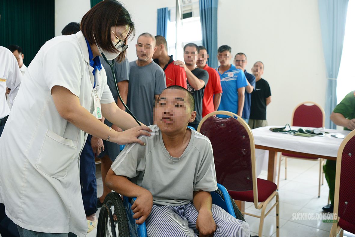 Nhịp cầu nhân ái: Mang yêu thương đến mái nhà chung cho người bệnh tâm thần - Ảnh 9. Nhịp cầu nhân ái: Mang yêu thương đến mái nhà chung cho người bệnh tâm thần - Ảnh 9.