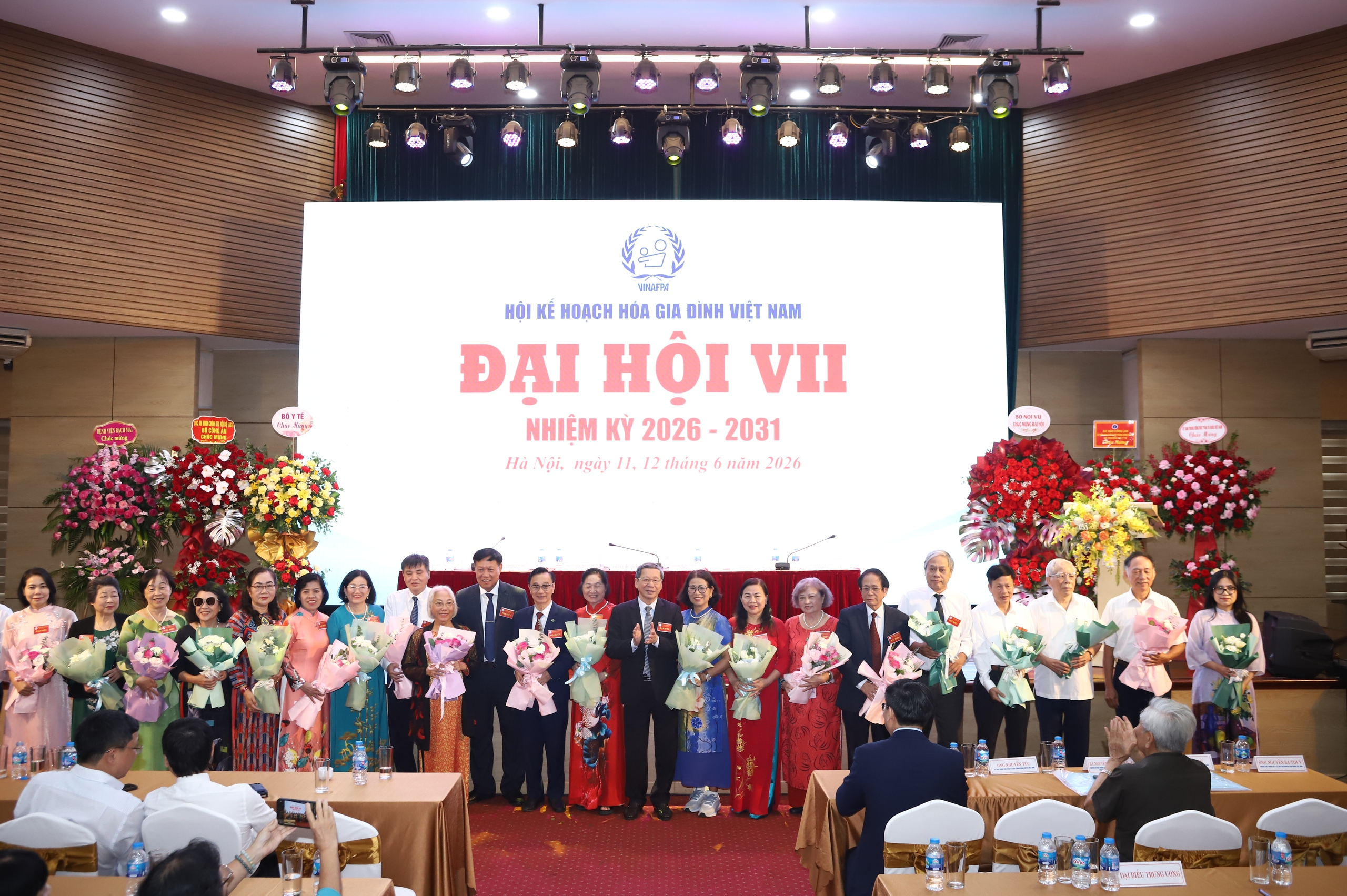 Thứ trưởng Bộ Y tế Đỗ Xuân Tuyên kiêm giữ chức Chủ tịch Hội Kế hoạch hóa gia đình Việt Nam- Ảnh 8. Thứ trưởng Bộ Y tế Đỗ Xuân Tuyên kiêm giữ chức Chủ tịch Hội Kế hoạch hóa gia đình Việt Nam- Ảnh 8.