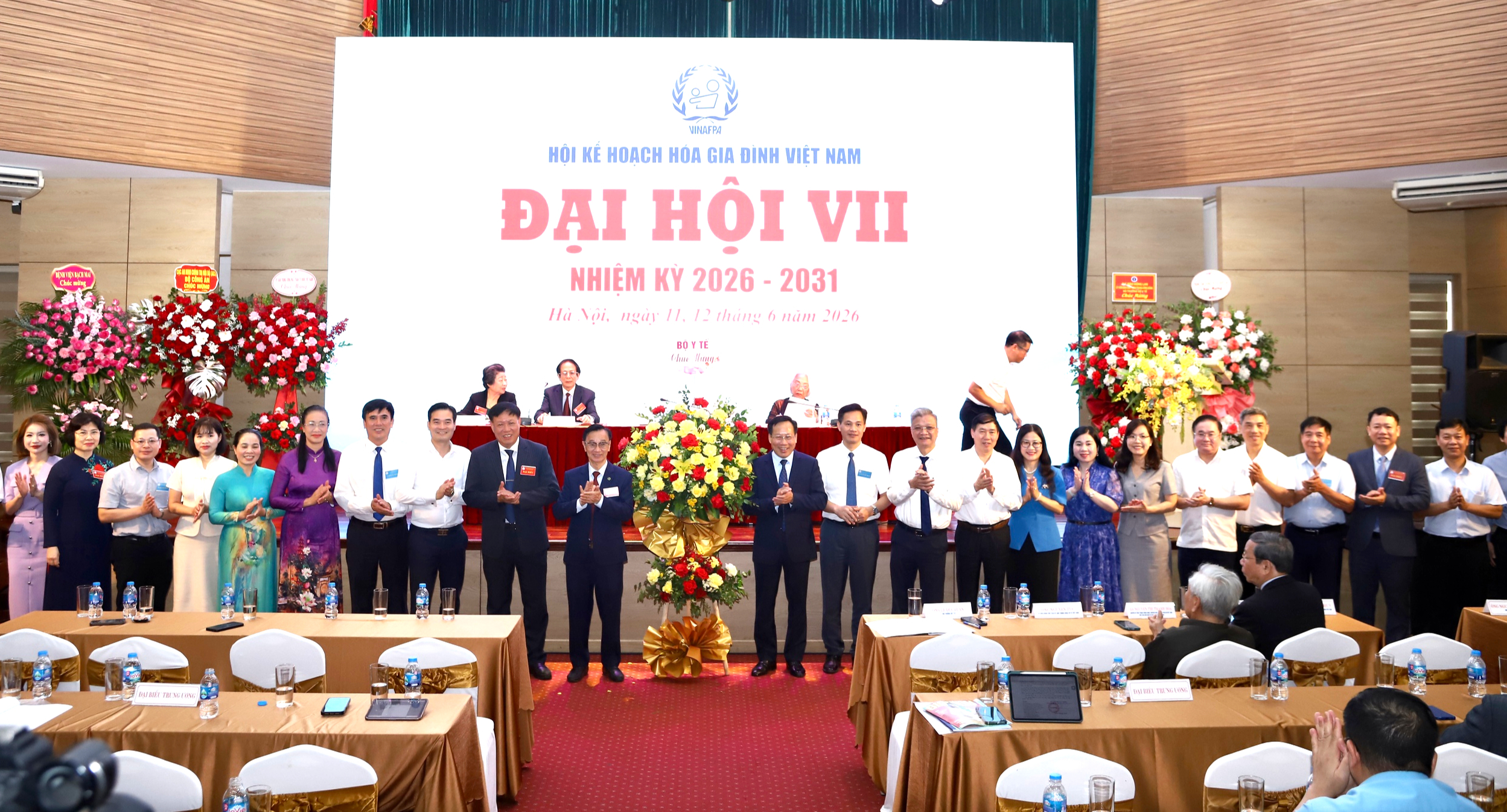 Thứ trưởng Bộ Y tế Đỗ Xuân Tuyên kiêm giữ chức Chủ tịch Hội Kế hoạch hóa gia đình Việt Nam- Ảnh 5. Thứ trưởng Bộ Y tế Đỗ Xuân Tuyên kiêm giữ chức Chủ tịch Hội Kế hoạch hóa gia đình Việt Nam- Ảnh 5.