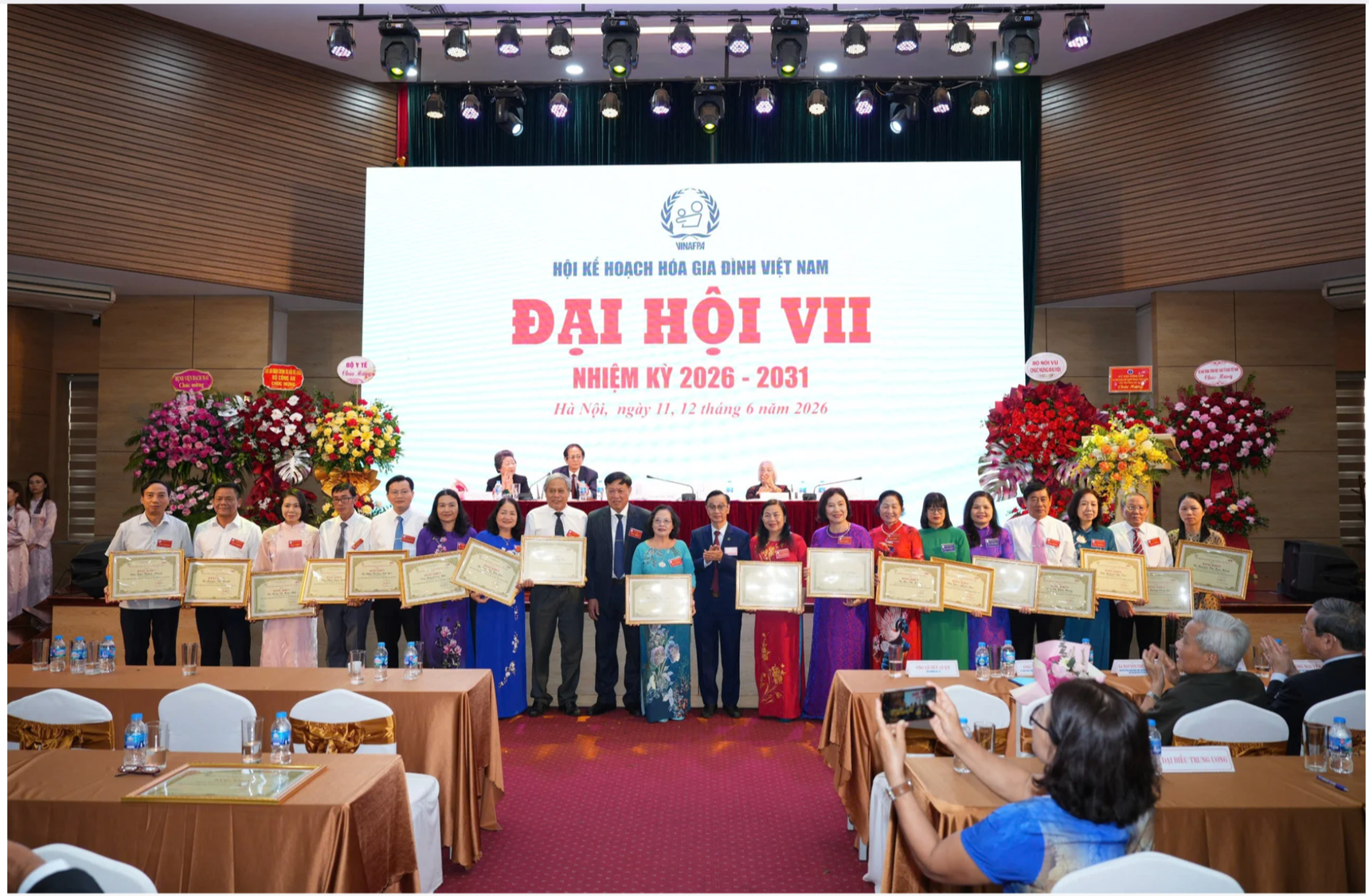 Thứ trưởng Bộ Y tế Đỗ Xuân Tuyên kiêm giữ chức Chủ tịch Hội Kế hoạch hóa gia đình Việt Nam- Ảnh 7. Thứ trưởng Bộ Y tế Đỗ Xuân Tuyên kiêm giữ chức Chủ tịch Hội Kế hoạch hóa gia đình Việt Nam- Ảnh 7.