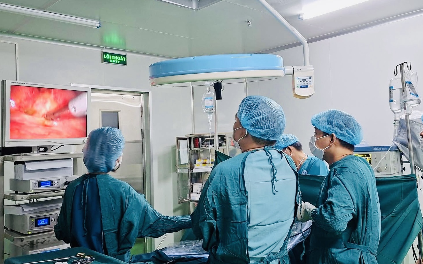 Cứu sống bệnh nhân sốc mất máu do đa chấn thương bụng sau tai nạn giao thông - Ảnh 3. Cứu sống bệnh nhân sốc mất máu do đa chấn thương bụng sau tai nạn giao thông - Ảnh 3.