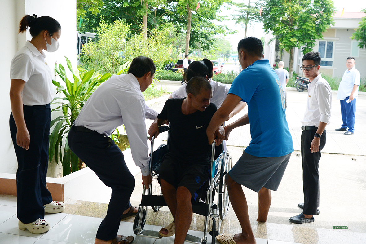 Nhịp cầu nhân ái: Mang yêu thương đến mái nhà chung cho người bệnh tâm thần - Ảnh 10. Nhịp cầu nhân ái: Mang yêu thương đến mái nhà chung cho người bệnh tâm thần - Ảnh 10.