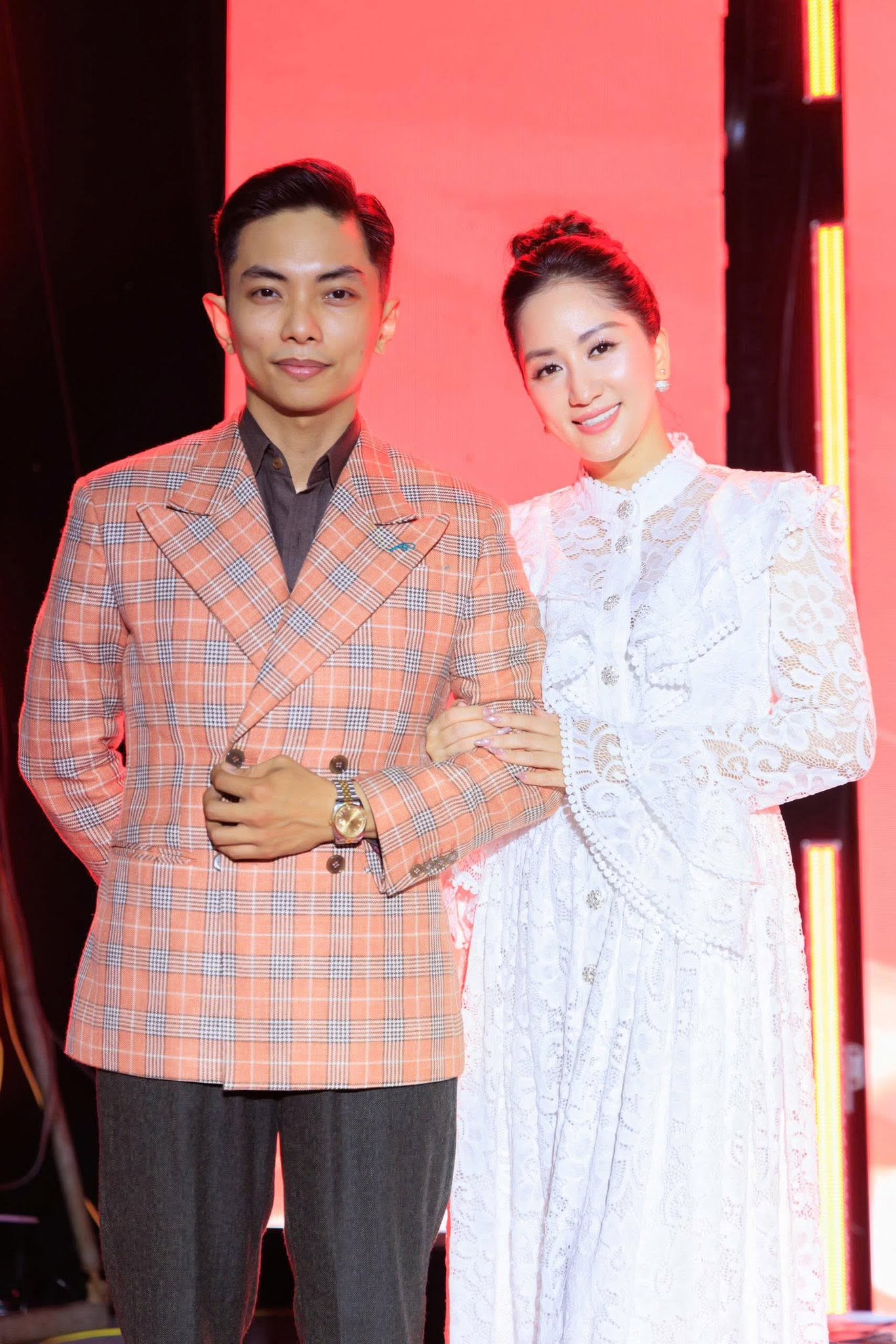 Phan Hiển khoe ảnh gia đình: '4 ngôi sao may mắn của tôi'- Ảnh 2. Phan Hiển khoe ảnh gia đình: '4 ngôi sao may mắn của tôi'- Ảnh 2.