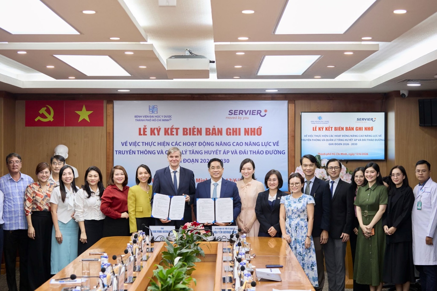 Bệnh viện Đại học Y Dược TP. Hồ Chí Minh và Servier Việt Nam ký ghi nhớ hợp tác nâng cao năng lực truyền thông và quản lý tăng huyết áp, đái tháo đường giai đoạn 2026 – 2030- Ảnh 4. Bệnh viện Đại học Y Dược TP. Hồ Chí Minh và Servier Việt Nam ký ghi nhớ hợp tác nâng cao năng lực truyền thông và quản lý tăng huyết áp, đái tháo đường giai đoạn 2026 – 2030- Ảnh 4.