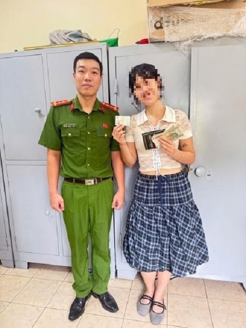 Mất nhiều tiền và tài sản ở Quảng Trị hơn 1 tháng trước, cô gái Hà Nội bất ngờ nhận tin vui nhờ ‘chuyển đổi số’- Ảnh 1. Mất nhiều tiền và tài sản ở Quảng Trị hơn 1 tháng trước, cô gái Hà Nội bất ngờ nhận tin vui nhờ ‘chuyển đổi số’- Ảnh 1.