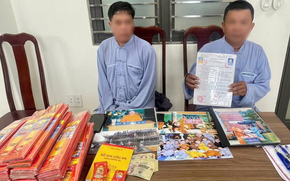 Mâu thuẫn tiền nhậu, Nguyễn Kha Minh dùng dao đâm chết bạn trên tàu cá- Ảnh 2. Mâu thuẫn tiền nhậu, Nguyễn Kha Minh dùng dao đâm chết bạn trên tàu cá- Ảnh 2.
